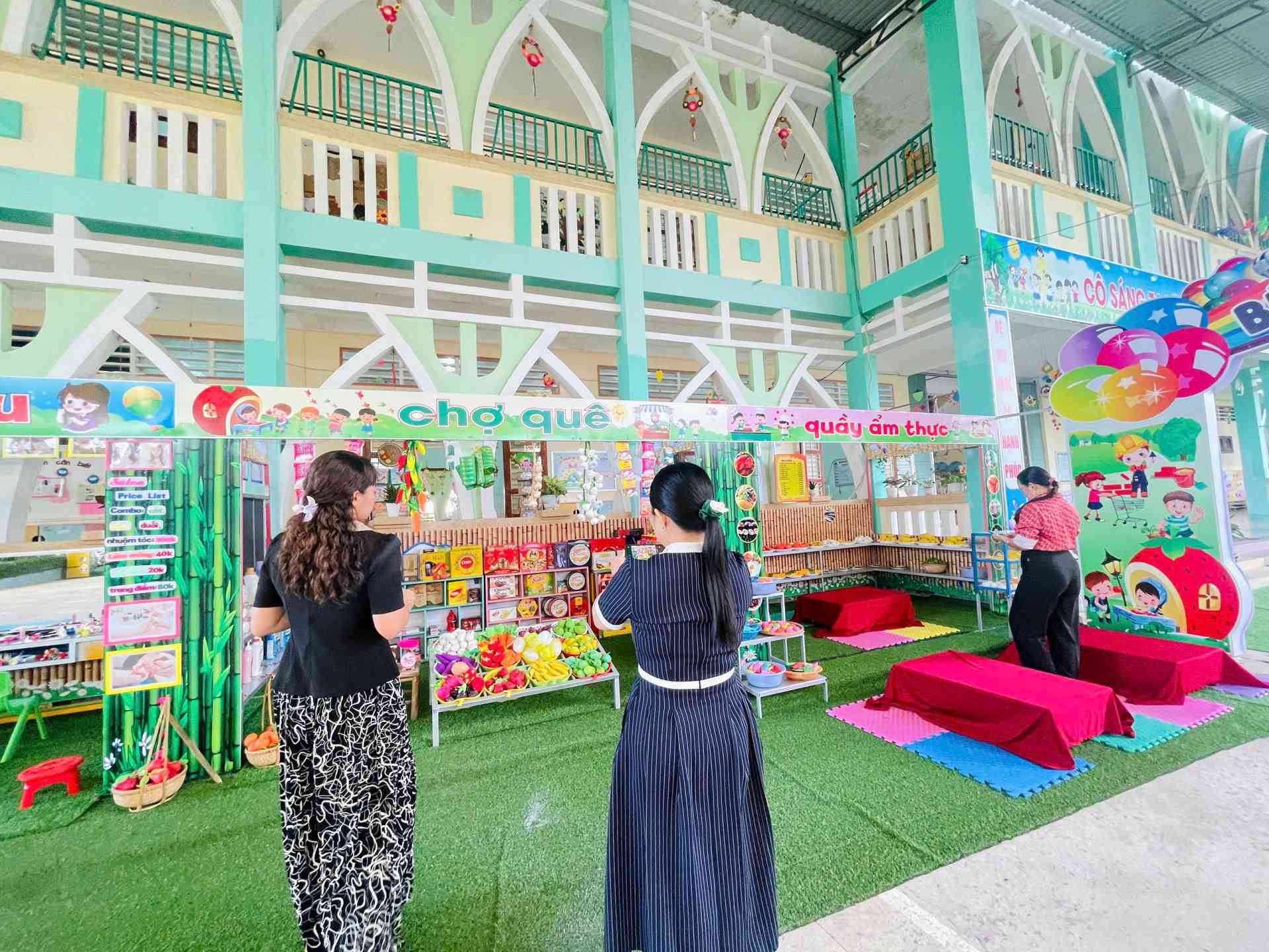 Tham quan các góc chơi ngoài trời của trẻ